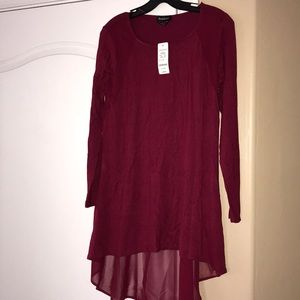 NEW HI/LO DRAMA TUNIC IN BURGUNDY.